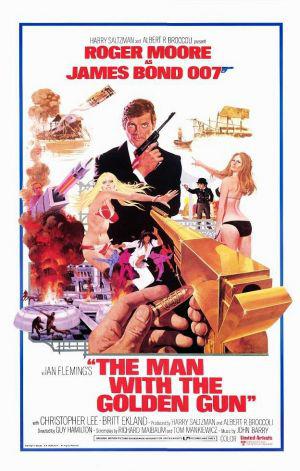 Человек с золотым пистолетом (1974, постер фильма)