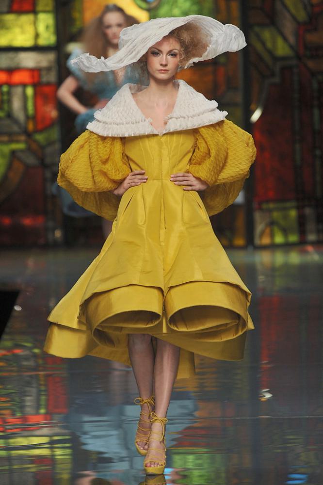 Christian Dior:   / 2009,  (2009,  )
