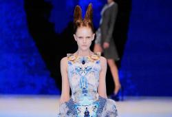 Alexander McQueen: / 2010,  - Plato's Atlantis