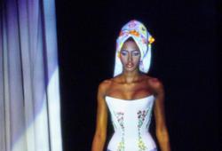 Versace: / 1995, 