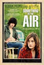 Что-то в воздухе (2012, постер фильма)