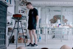 �������