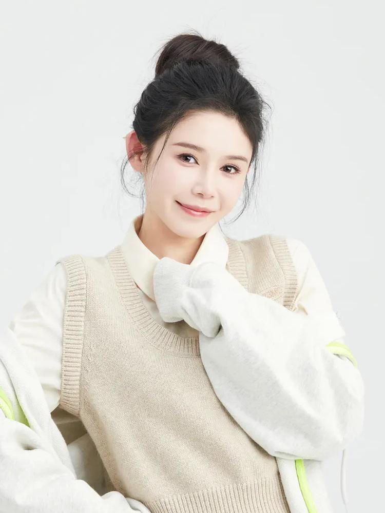 Qizni yechintirib qiynoqqa solishgan