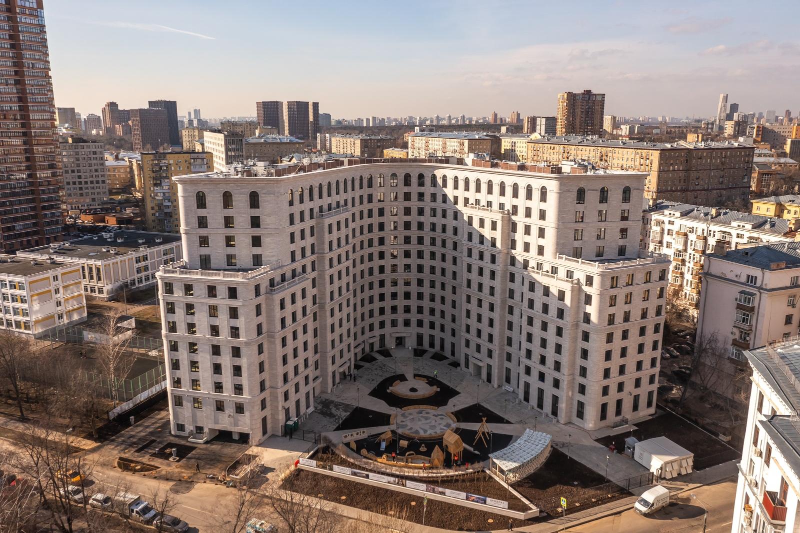 Врубеля, 4