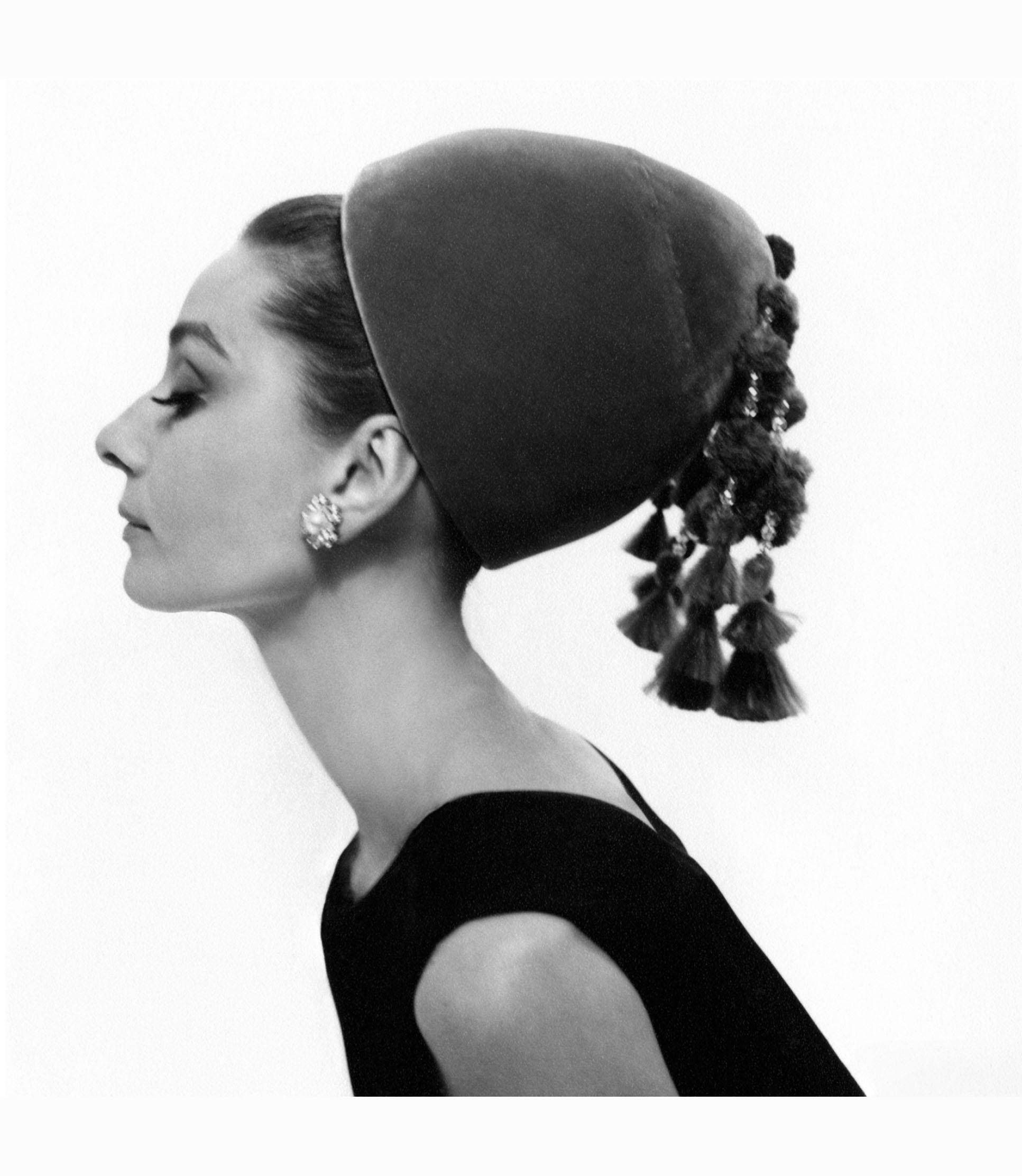 Philippe Halsman | Audrey hepburn photos, Audrey hepburn style, Audrey hepburn Как выглядели бы Одри Хепберн и Чарли Чаплин в наше время? Показывает художник